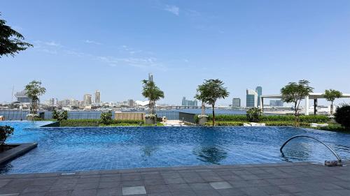 Luxury 2BHK & Lagoon view, Dubai