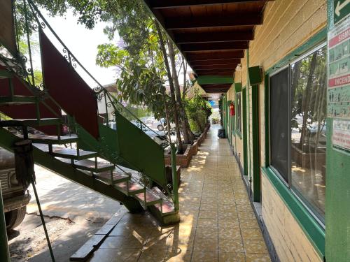 ทัศนียภาพ, Motel Maya in ทิจัวน่า