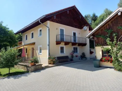 Landhof Ella - Ferienhaus vor den Toren Salzburgs in Petting, Deutschland