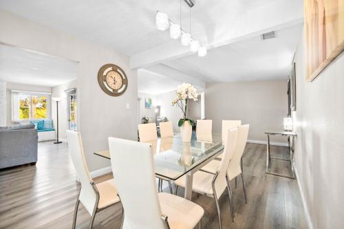 Facilities, Serene Sanctuary Pool, Hot Tub and Game Room in North Clairemont