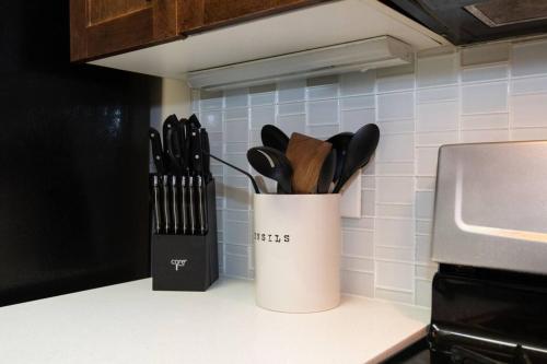 Cozy 2BR Apt in Downtown LA with Pool & Hot Tub, Los Ángeles (foto 4)