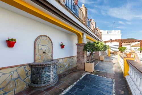 Casa Elodí, 3 beautiful apartments and 1 private studio in Sayalonga (Casa Elodi, 3 beautiful apartments and 1 private studio in Sayalonga) in Sayalonga