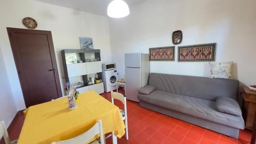 Tesis özellikleri, Villetta Pinus Village in Santa Margherita di Pula
