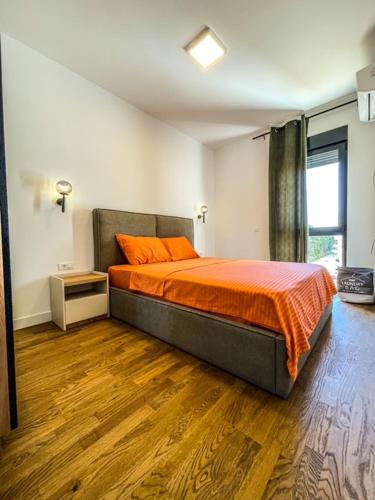 One-Bedroom Apartment image 9