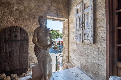 S.Nikolis' Historic Boutique Hotel - image 2