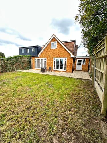 tuin, Modern & Spacious 7 Bed Room Home Corporate Group Free Parking in Old Woking