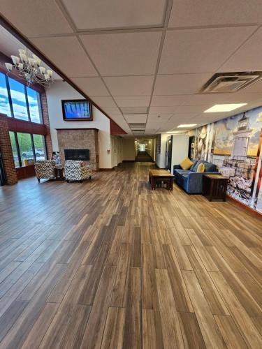 Howard Johnson by Wyndham South Portland - image 7