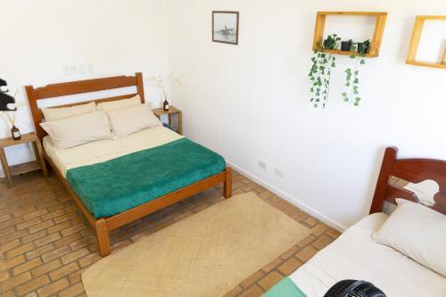 1 double bed, 1 twin bed