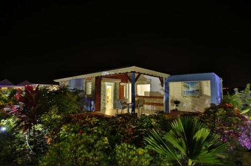 Grande Vigie Gîte piscine commune (Grande Vigie Gite piscine commune) in Berard