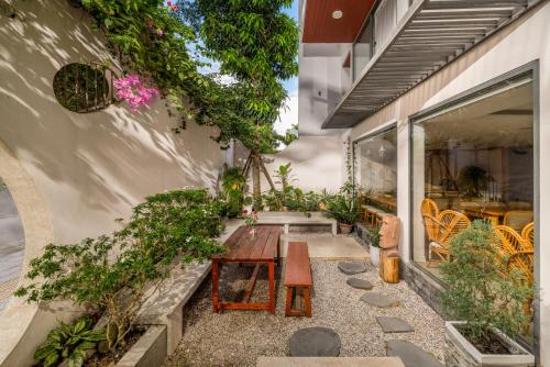 Suite with Balcony room in Sanayen Villa & Residences - Pool and Close Beach