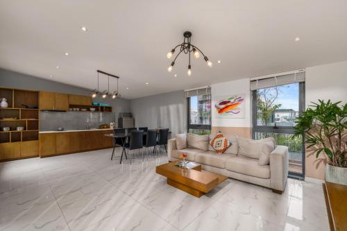Penthouse Apartment image 6