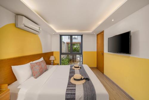 Two-Bedroom Apartment with Pool View image 5