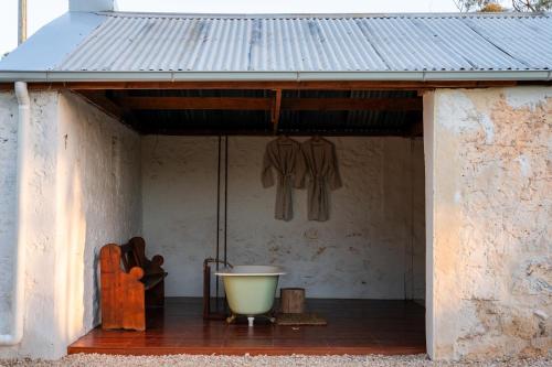 Parcoola Retreats Secluded riverside escape in บาร์เมรา