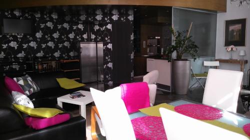 Apartment Center 25 - image 2