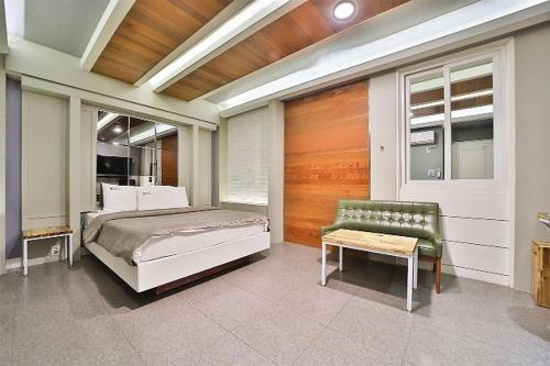 Gumi Jinpyeong-dong Two Stay