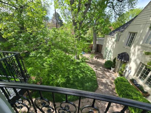 Luxury Living in the city in Lowry