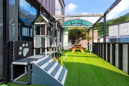 Gapyeong Funny Meongmeong Petkids Pension