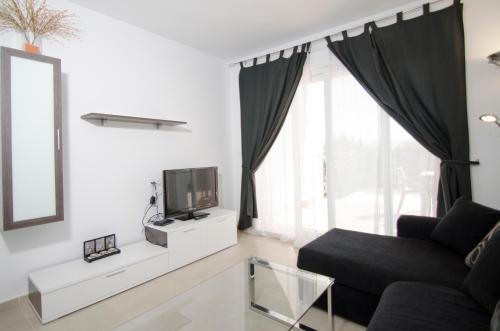 Two-Bedroom Apartment with Terrace (4 Adults) image 10