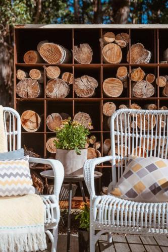Farm Stay & Private Beach at Pear Tree Cottage in Middleton
