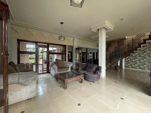 Exterior view, Krakatau Guest House in Anggrek