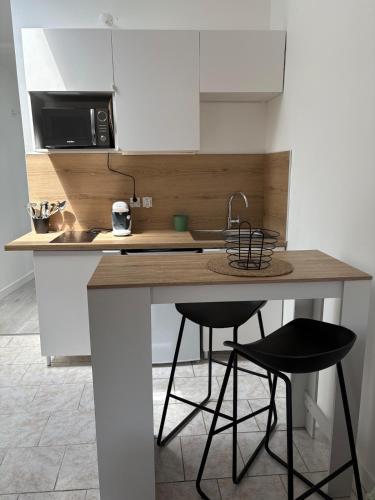 Studio le cocon aux portes de Lyon in Neuville-sur-Saone