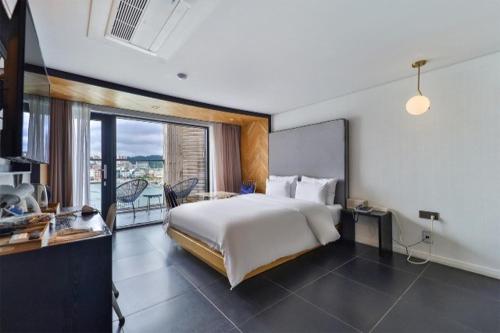 Tongyeong Brown Dot South Tongyeong Port Branch