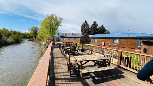 Trails end motel - image 14