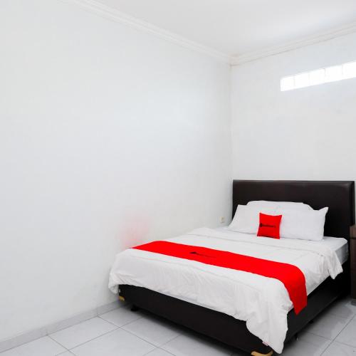 RedDoorz at Omah Joyo Solo Inn – Surakarta (Solo), NY