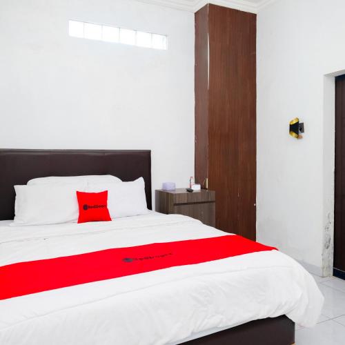 RedDoorz at Omah Joyo Solo Inn – Surakarta (Solo), NY