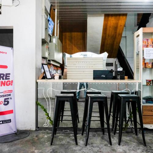 Lobi, Collection O Omah Joyo Solo Inn Near Keraton Surakarta in Pasar Kliwon