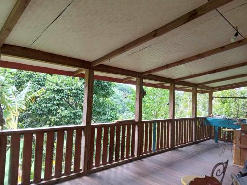 La pirogue enchantée maison baleine (La pirogue enchantee maison baleine) near La Tontouta International Airport