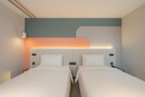Jimu Twin Room image 2
