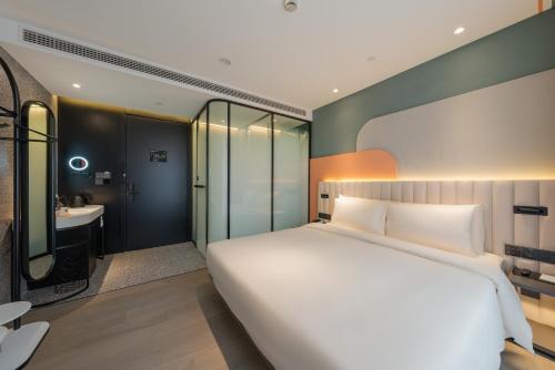 Superior Double Room image 9