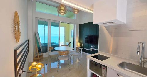 Yeosu Ekklesia Pool Villa N Jacuzzi near Jangsuchon