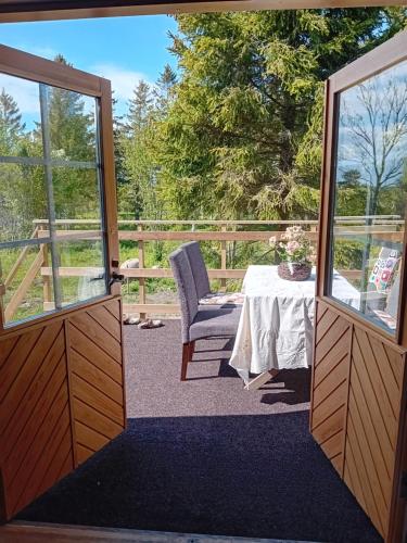 Balcony/terrace, Boheemlaslik pooning Padaste lahe aares in Padaste