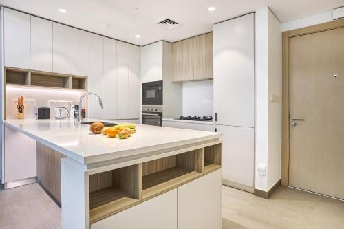 Designer Apartments in Kensington Waters, MBR City, with Pool Gym Sauna & Parking near Downtown and Creek, Dubaj (zdjęcie 7)