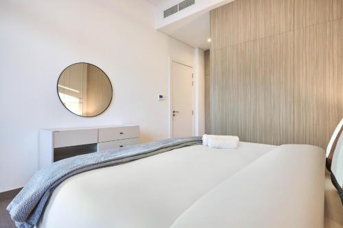 Designer Apartments in Kensington Waters, MBR City, with Pool Gym Sauna & Parking near Downtown and Creek, Dubaj (zdjęcie 8)