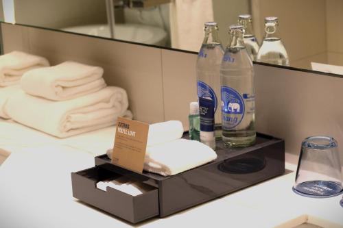 King Room image 6