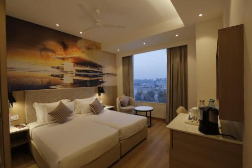 Deluxe Twin Room image 1
