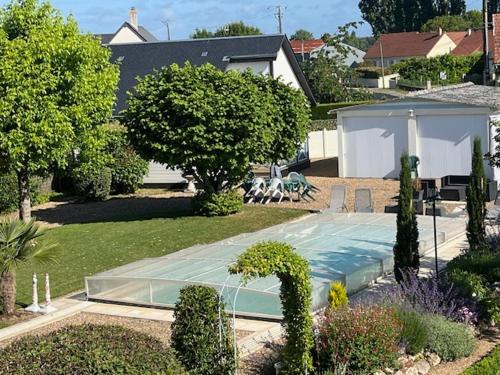 Gîte chalet-piscine "Belle-Etoile" Touraine Anjou (Gite chalet-piscine "Belle-Etoile" Touraine Anjou) in กู๊ร์แซลล์ ออง ตูแรน