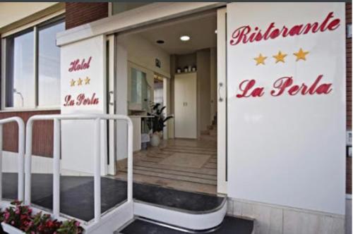 Hotel La Perla – Cupra Marittima, MO
