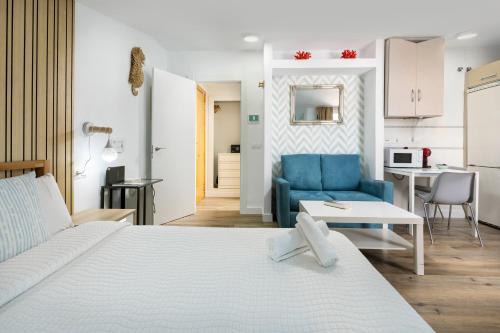 WonderStays Apartamentos Maribel Room Type - Studio with Terrace