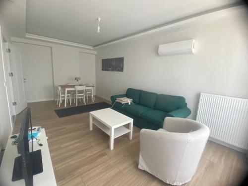 Suadiye Bostanci Luxury 2 Bedroom Apartment with Pool, Stambuł