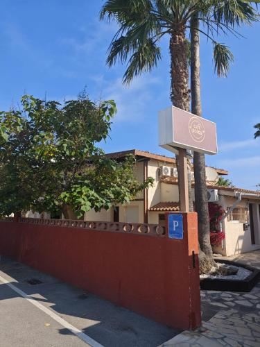 Exterior view, Alojamiento Cafe Soles in Les Marines Beach