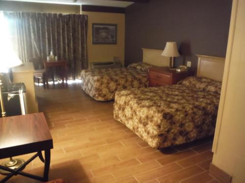 Budgetel Inn & Suites Hotel – Grand Rapids, MI
