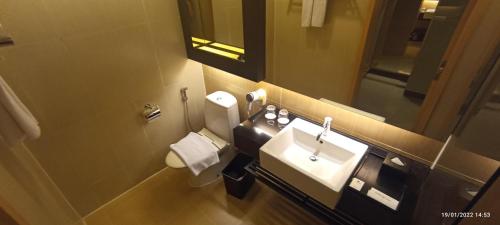 room detail thumbnail 2