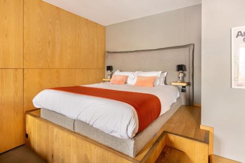 2 queen beds, 1 double bed