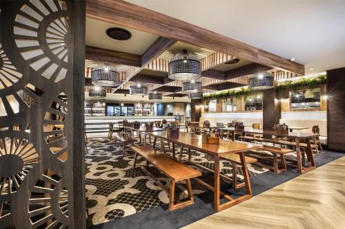 Nightcap at Colyton Hotel - image 10