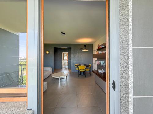 80m2, 7 piano, bilocale con 2 terrazze e 2 bagni in Quartiere Adriano