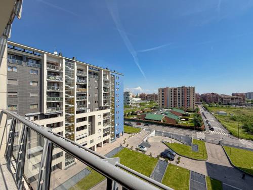 80m2, 7 piano, bilocale con 2 terrazze e 2 bagni in Quartiere Adriano
